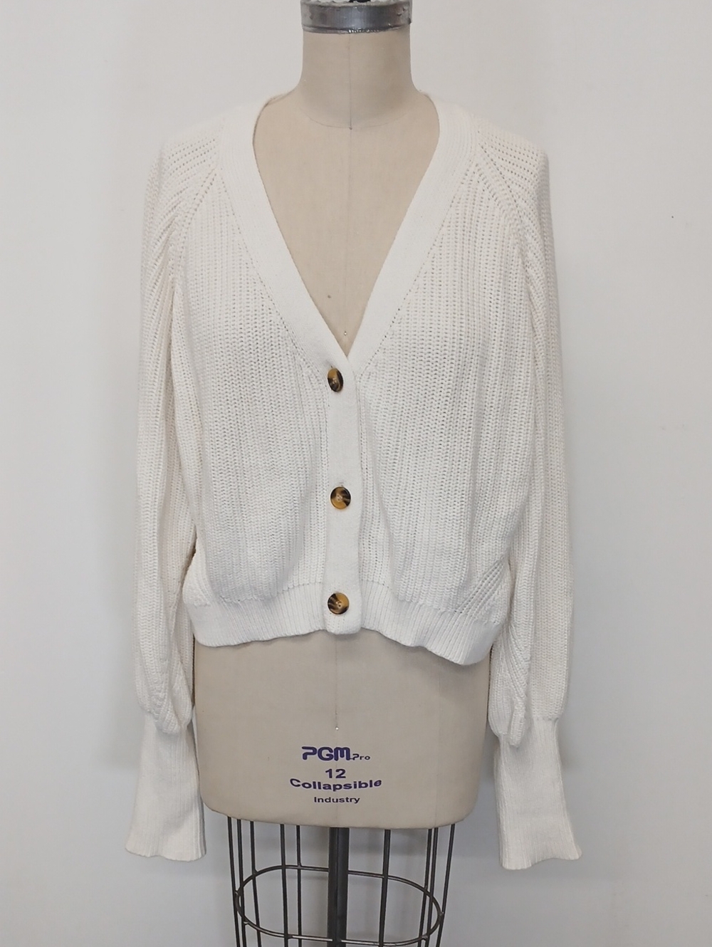 525 America Cream V‑Neck Cropped Knit Cardigan with Gold Buttons Size XL